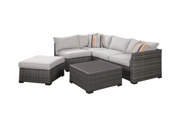 Cherry Point Gray 4pc Outdoor Sectional w/Cocktail Table