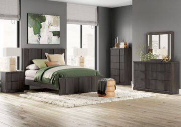 Shaehartin Dark Brown Queen Panel Bed Set