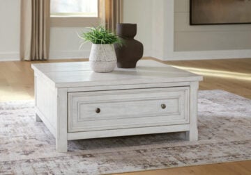 Robbinsdale Antique White Lift Top Cocktail Table